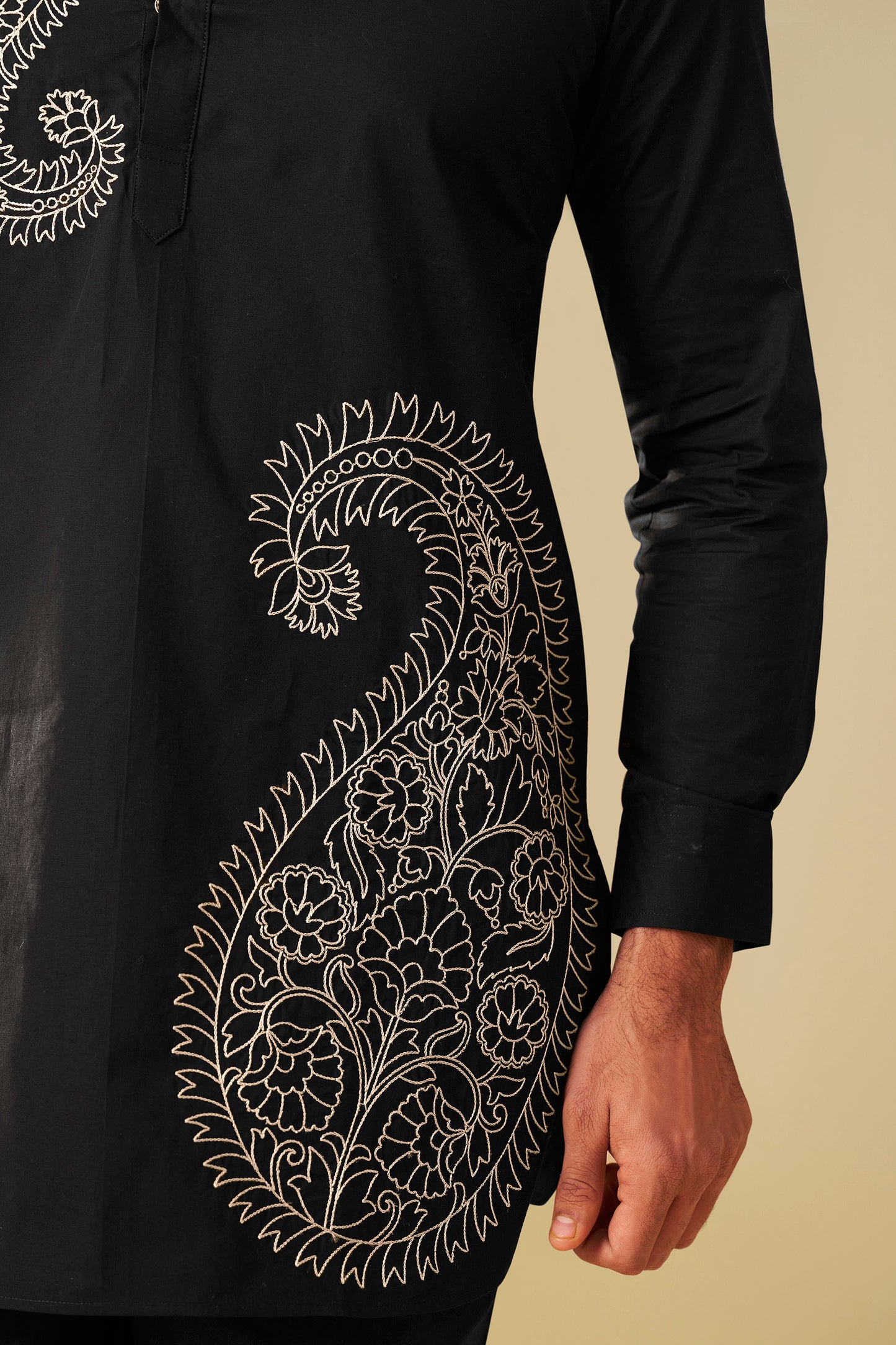Noir Black Men's Paisley Embroidered Kurta Co-Ord Set